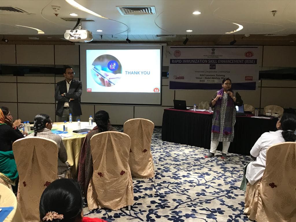 Dr. Anita Bhargava, MLE Officer, RISE facilitating an orientation session at Bhopal, MP